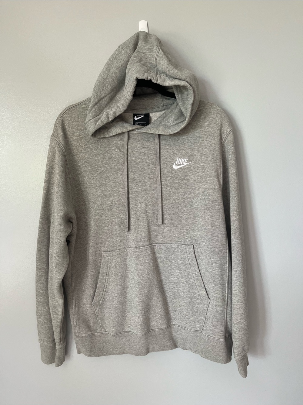 Nike Sportswear Club Fleece Gray Pullover Hoodie Men’s Medium
